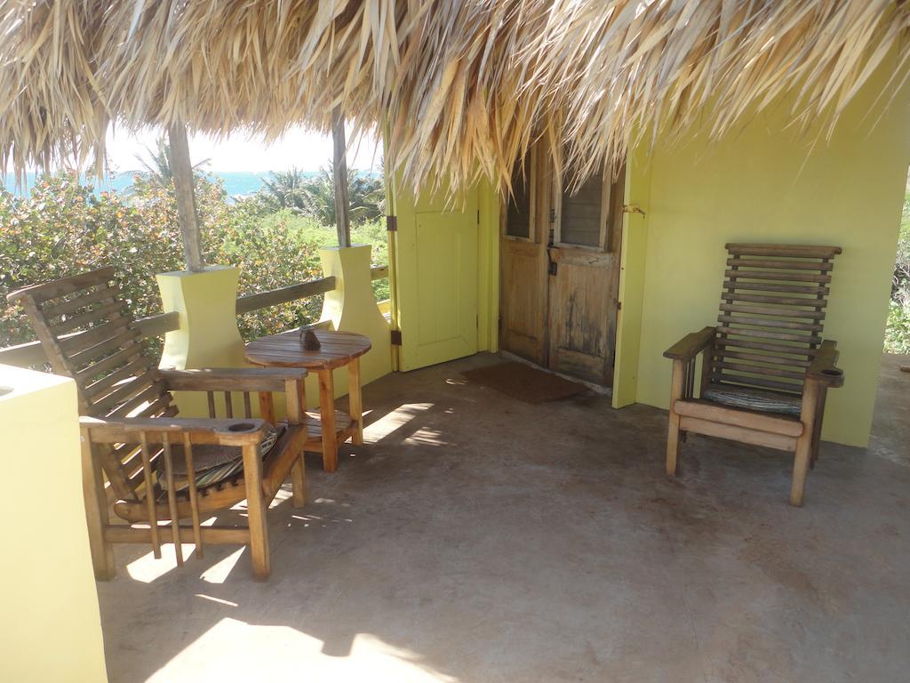 Kudehya Guesthouse Treasure Beach Quarto foto