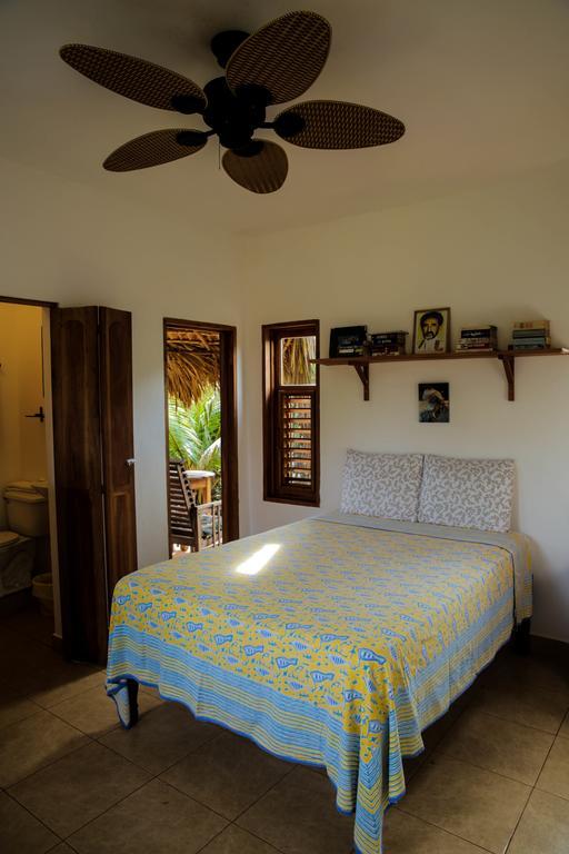 Kudehya Guesthouse Treasure Beach Exterior foto